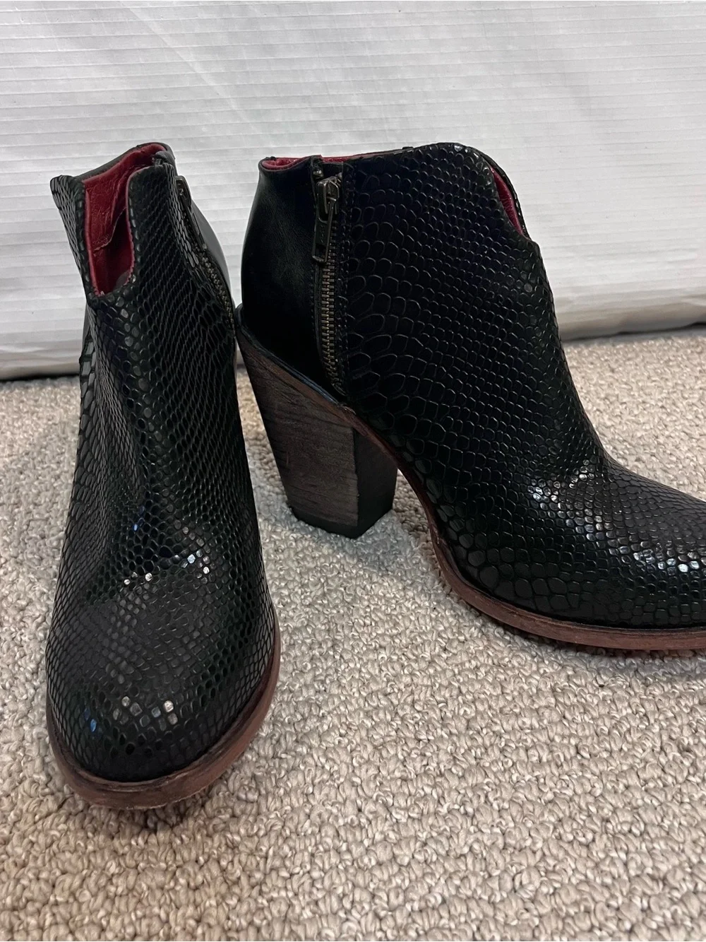 Freebird Women Detroit Ankle Boots Sz 9 Black Boho Rodeo Leather Snake Embossed,